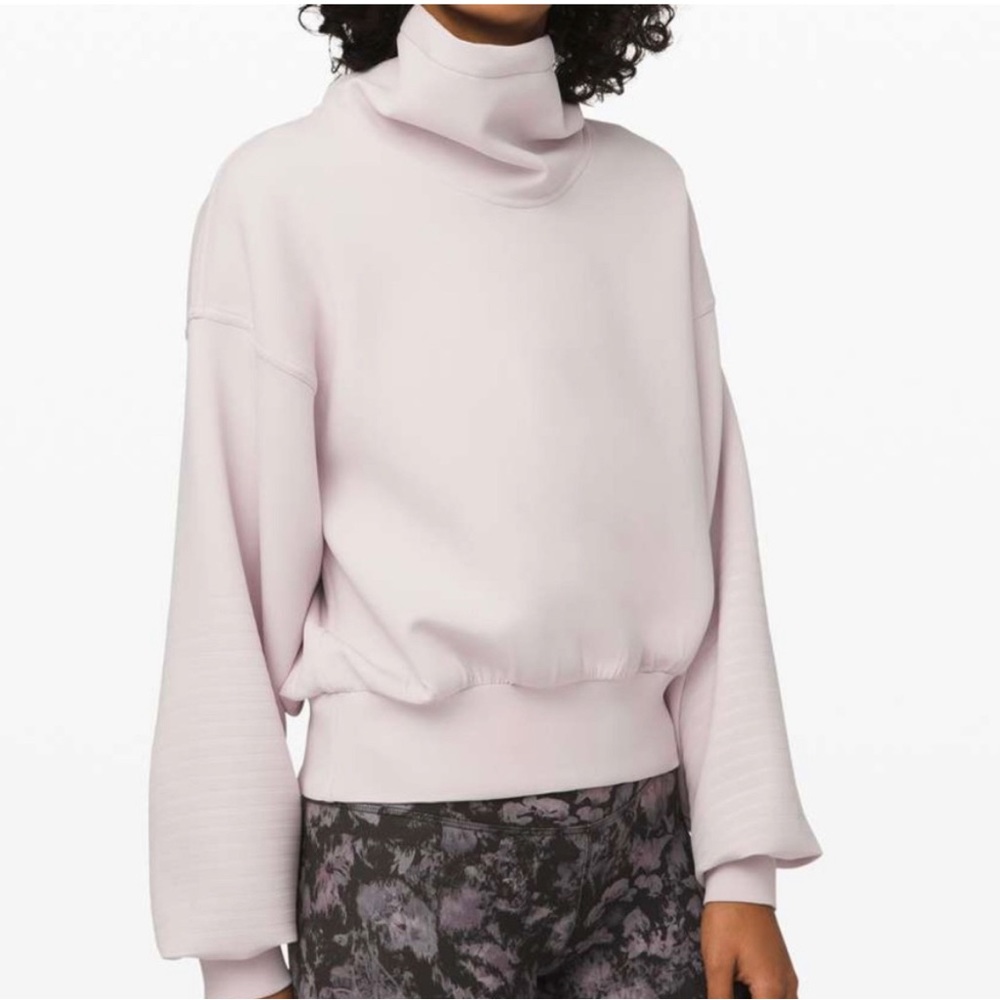 SOLD. Lululemon full flourish pullover